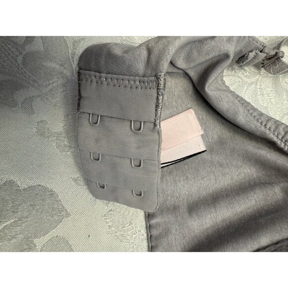 Victoria’s Secret Bra T Shirt Lightly Lined Demi Size 34DD Gray Logo Convertible - Picture 9 of 10